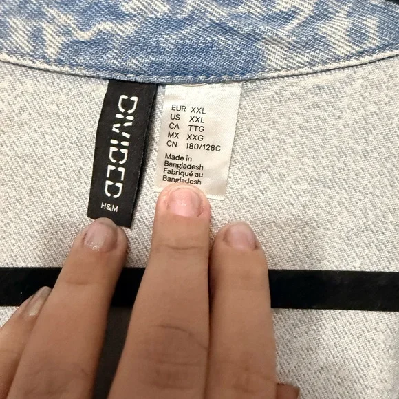 H&M light wash denim shirt - Picture 4 of 4